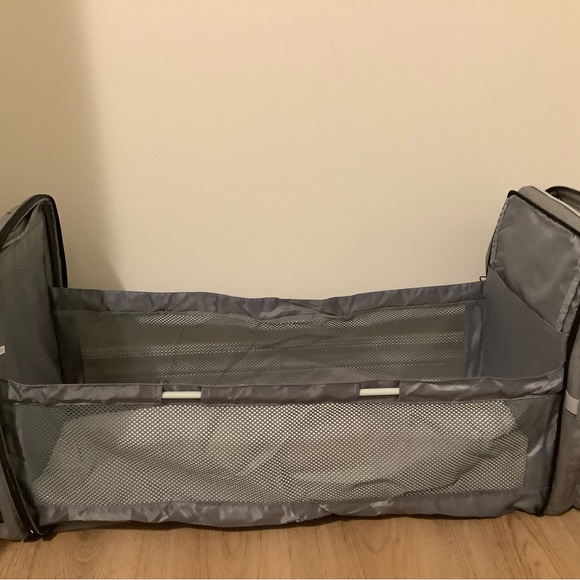 Midibeini Diaper Bag with built in changing station and mosquito net - Picture 3 of 6